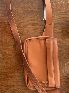 FRYE Leather waist pack, fanny pack, sling bag.